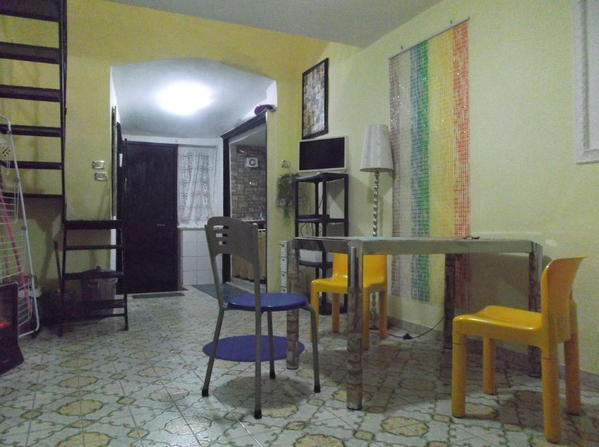 Вілла Monolocale Fronte Strada Napoli Centro Storico Екстер'єр фото