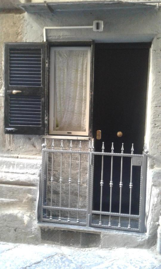 Вілла Monolocale Fronte Strada Napoli Centro Storico Екстер'єр фото
